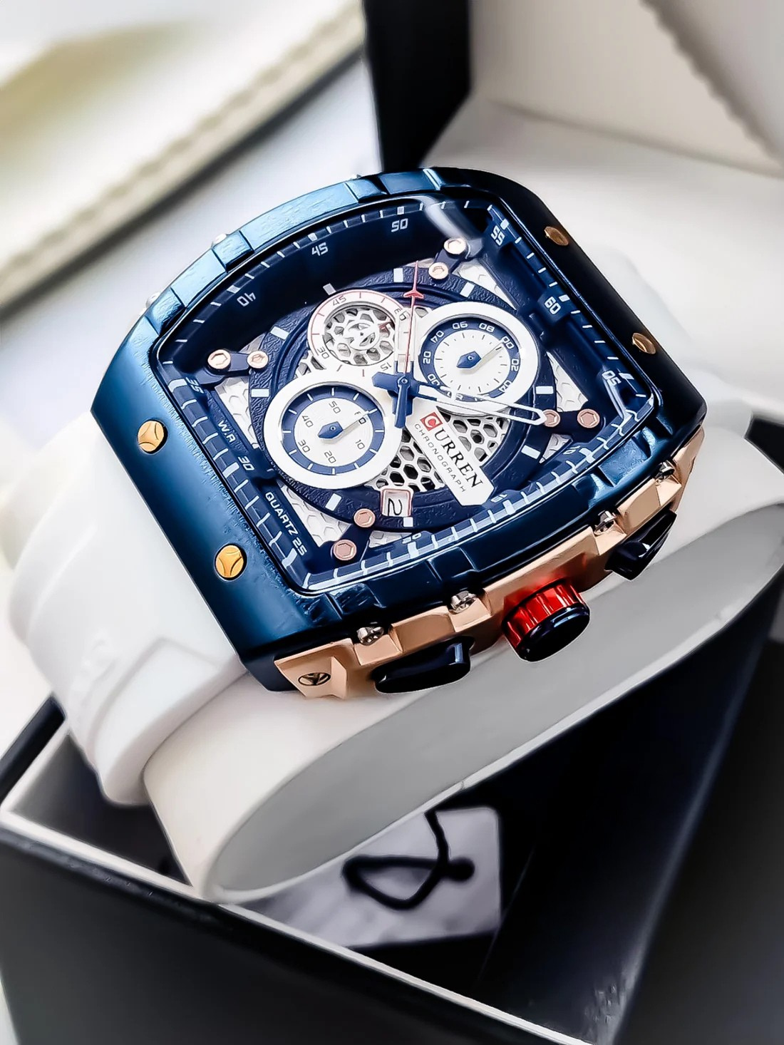 Reloj Curren Deportivo 8442 – Blanco y Azul – Resistente al Agua