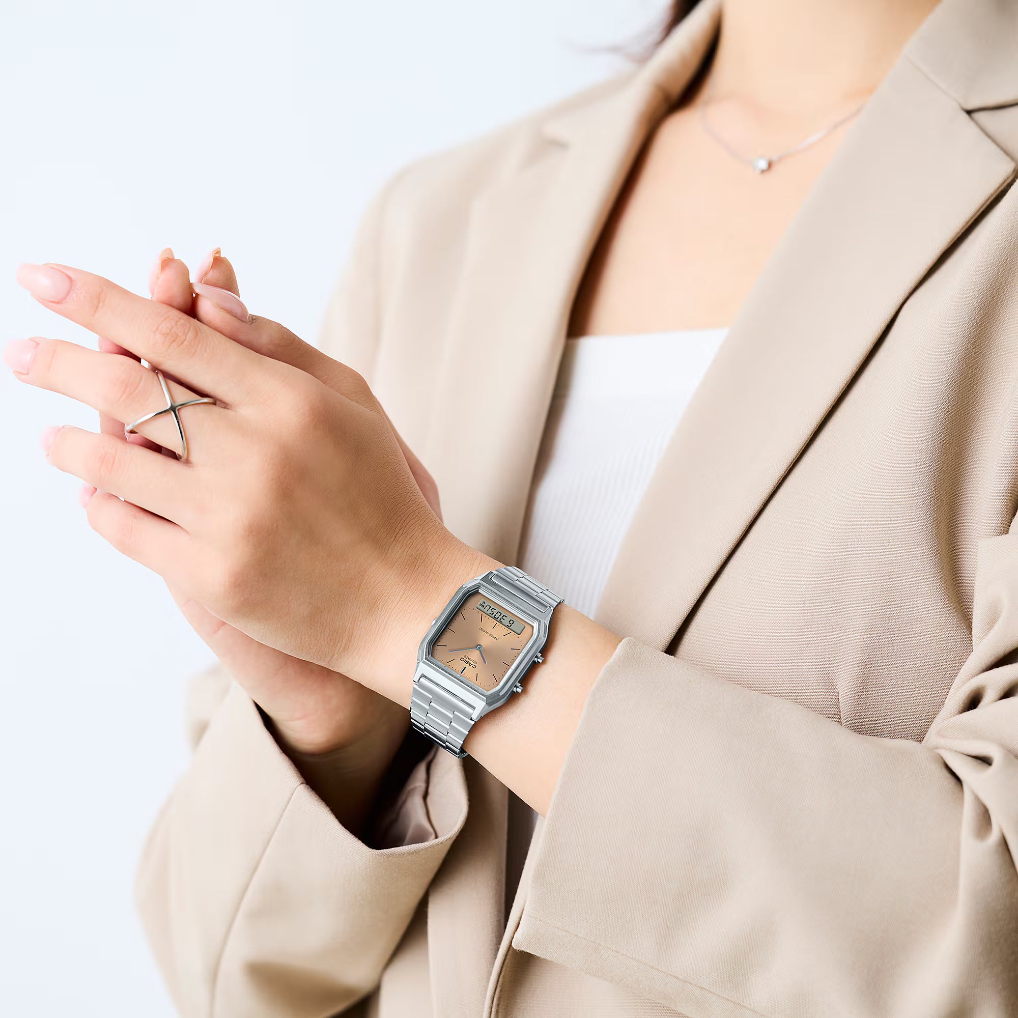 Casio Analogo- Digital Ref AQ-230A-4A-Plata-Oro Rosa