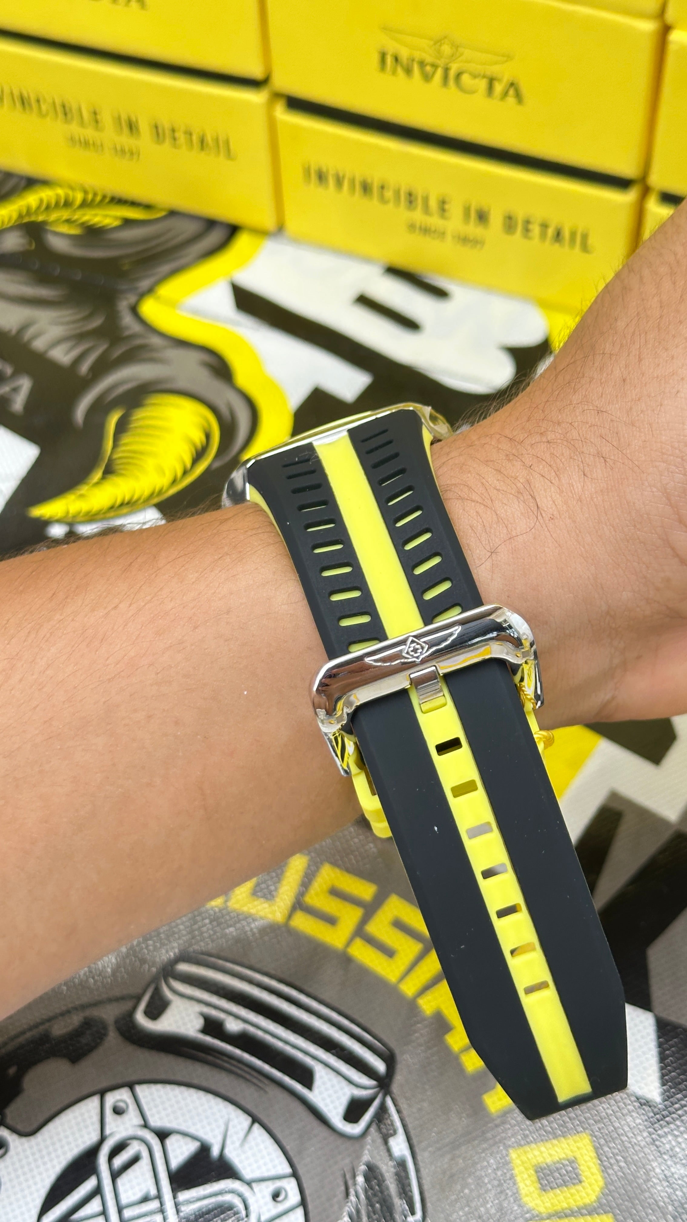 Reloj Invicta Racing JM Edición Limitada - 45.5 mm. Amarillo. Negro (48070)